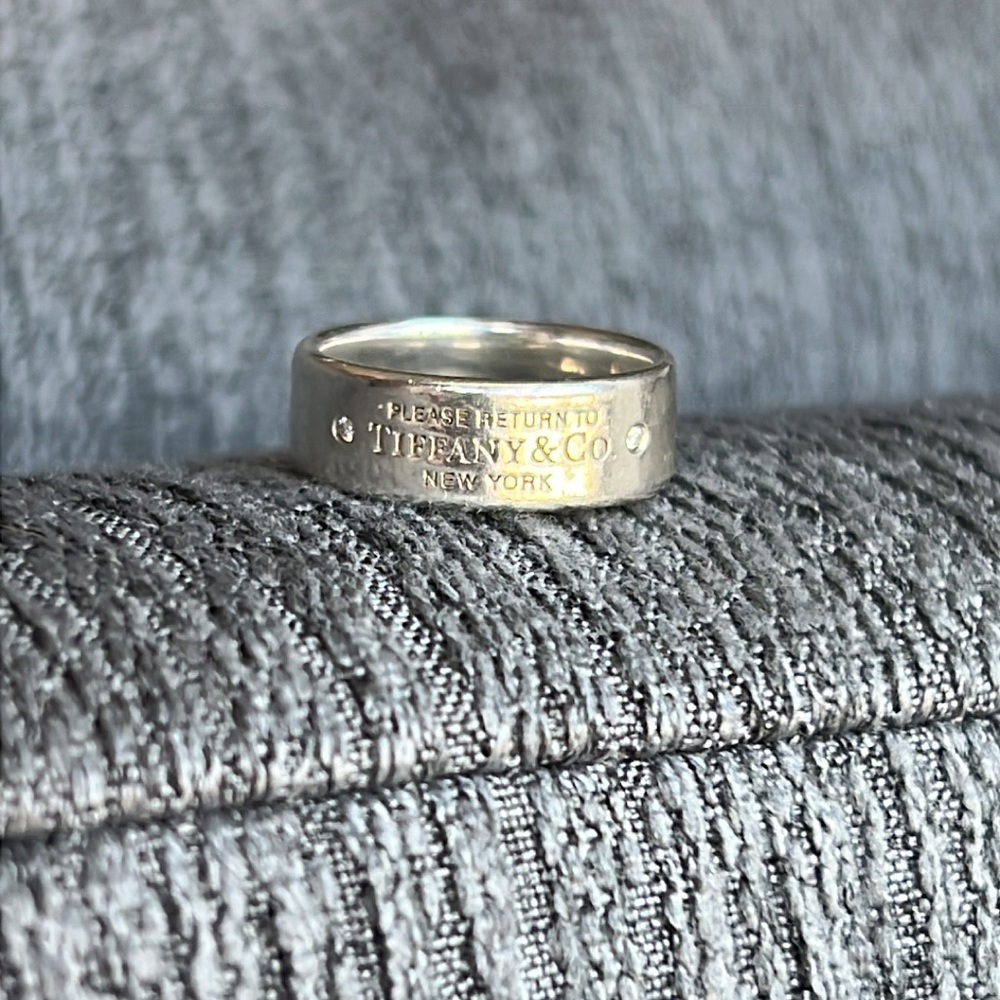 Tiffany & Co ring - NEVER WORN
